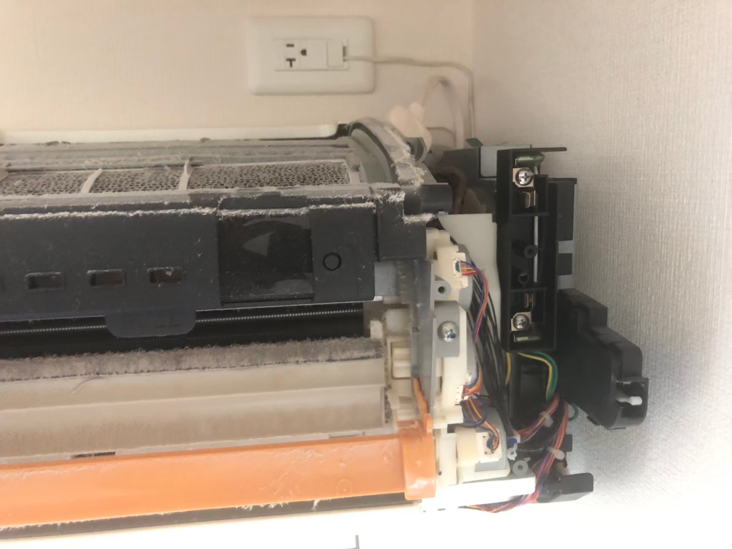お掃除機能付きエアコン2台＋室外機2台