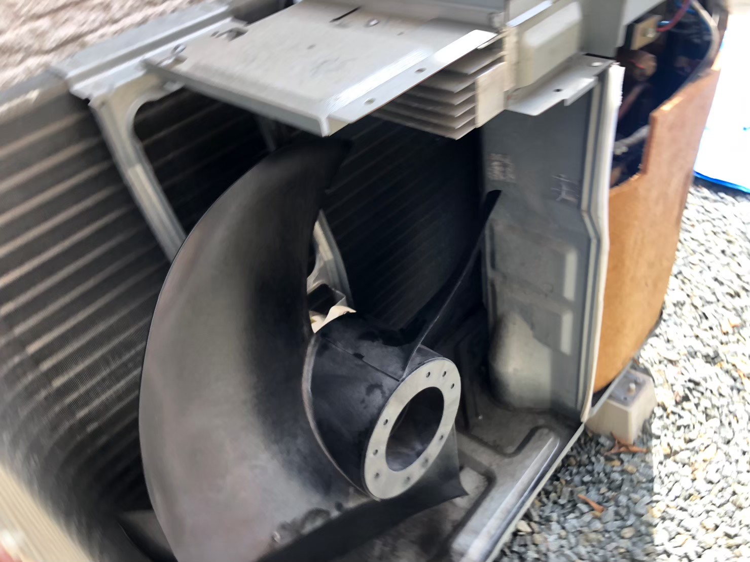 お掃除機能付きエアコン2台＋室外機2台